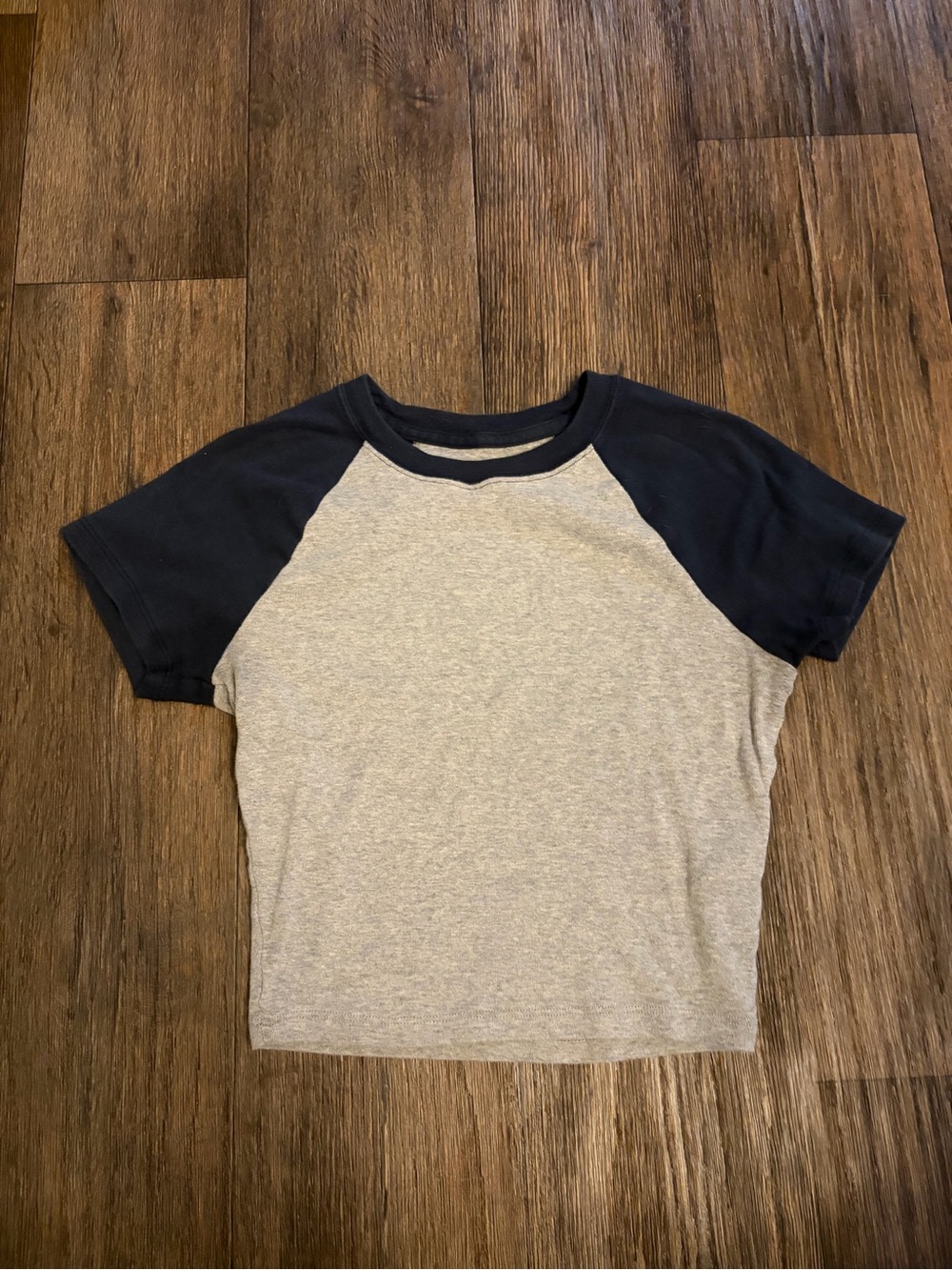 Hollister Women’s Raglan Crop Top Small Gray Navy Baseball Tee Cotton Size XS
